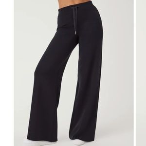 SPANX AirEssentials Wide Leg Pant